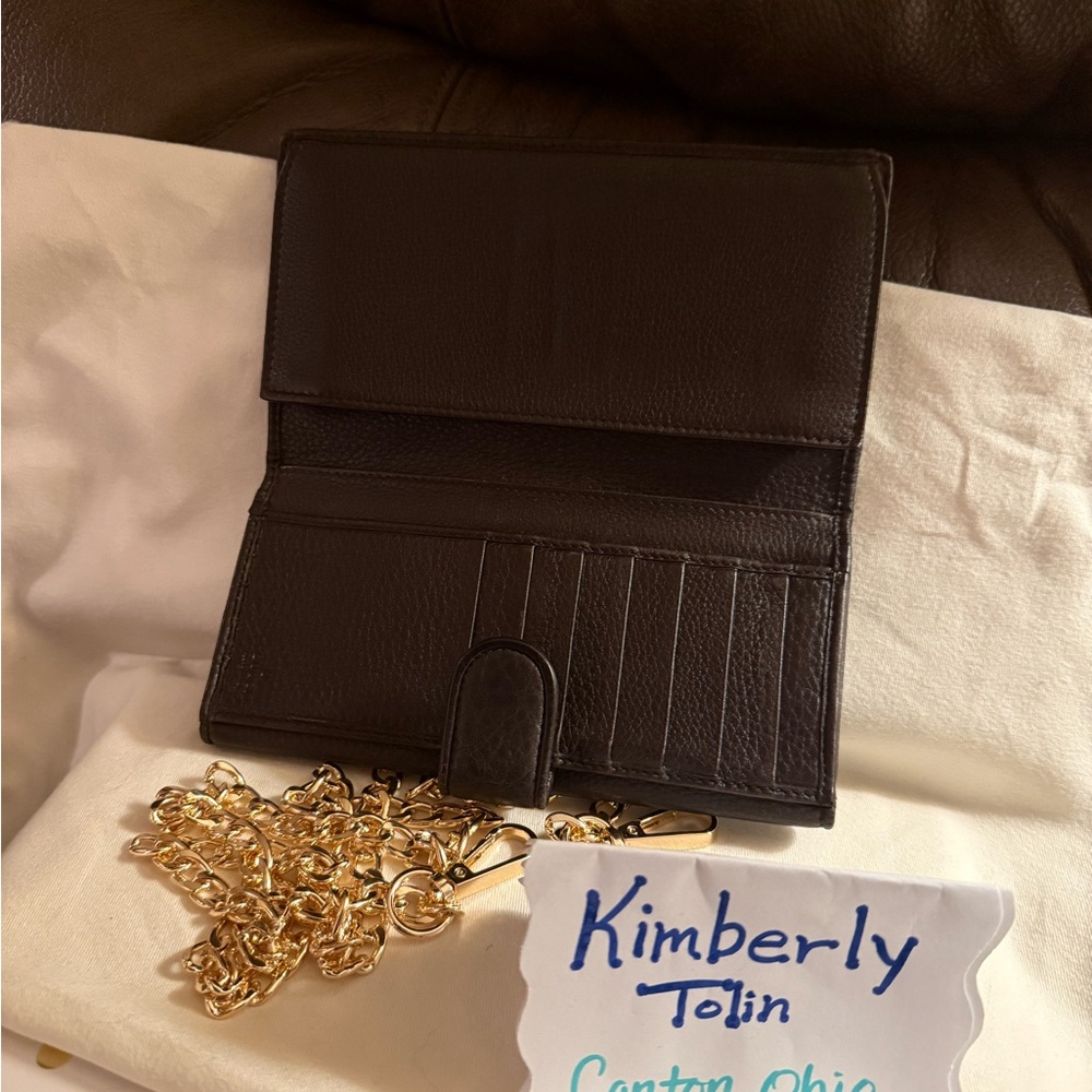 Gucci Black and Cream Key & Card Holder with Gold Chain - Picture 3 of 3